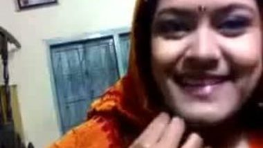 Bangladeshi school teacher bhabhi exposed off her saree and blouse ...