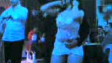 Saxy Xxxii Videos - Saxy videos xxxii mms videos on Freeindianporn.mobi
