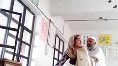 Urdu School Girl Sex Videos - Desi head master fuck urdu teacher school affair caught mms hot ...
