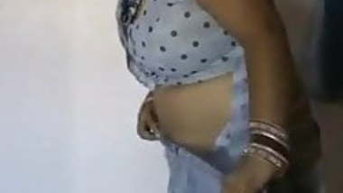 Xnxxgoa - Hot desi bhabhi wearing saree hot tamil girls porn