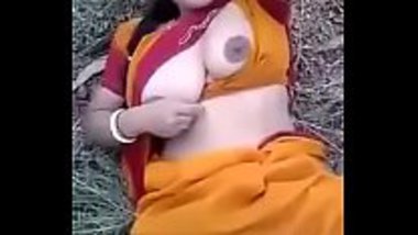 Sexy Aunty Exposing Her Boobs And Hairy Pussy Sexy Aunty Exposing Her Boobs And Hairy Pussy