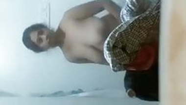Xxxvq - Indian mom caught bathing hot tamil girls porn