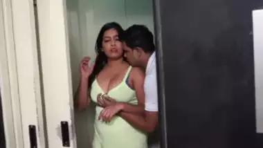 Indian big boob girl romance in lift