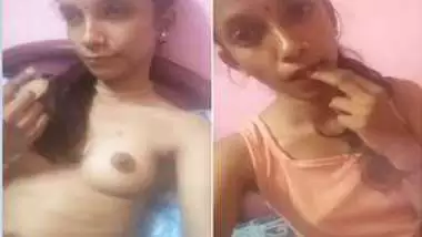 Dollface from India uncovers her thin XXX body and sucks fingers