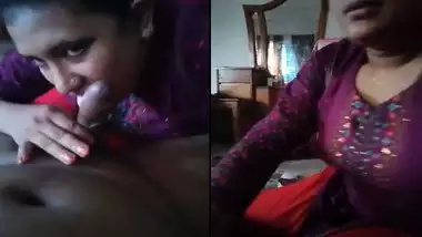 Muslim housewife sucking dick of her hubby