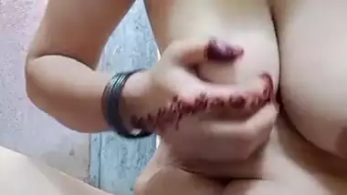 Desi Bhabhi Fingering Her Chubby Pussy