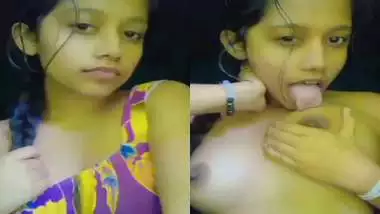 19yo Srilankan sex teen playing with her boobs
