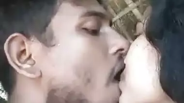 Desi lover hot kiss