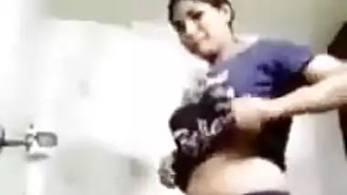 Paki couple video call bath with her lover