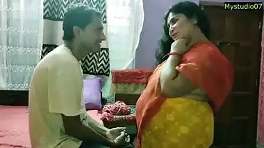 Indian Hot Bhabhi XXX sex with Innocent Boy! With Clear Audio