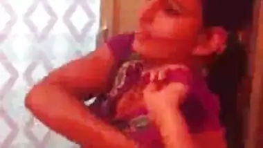 Sexy delhi bhabhi removing kurta in hotel room