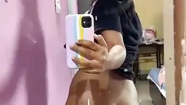 Desi girl nude ass and boobs exposing viral show