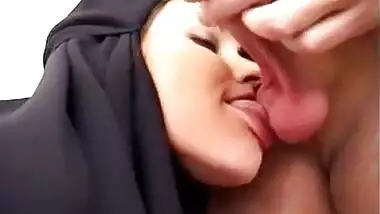Teen Arab Girl Hafida giving hot blowjob and getting hard fuck by cousin