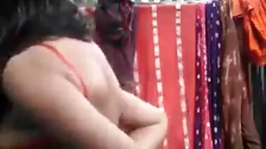 A girl records her desi Bangla sex MMS for her lover
