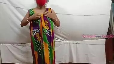 Indian Mom Show Her Big Boobs And His Horny Pussy