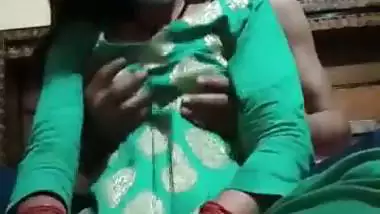 Indian Desi bhabhi boobs fondled and sucked hard