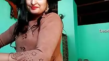 Sexy Bhabhi Shows Her Boobs And Big Ass