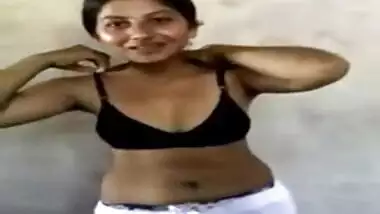 North Indian Girl undressed and show herself to her BF