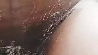 ප්‍රෙග්න්ට් අක්කා මයිල් බාන ගමන් Pregnant Wife Shaving Her Pussy - Sri Lankan