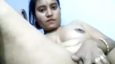 slut bhabhi show pussy on cam