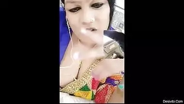 bangla aunty clevage show