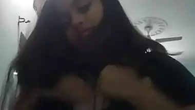 Big boobs teen strips to show naked body on cam