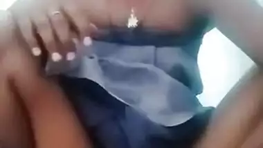 Indian Cute Village Girl Hairy Pussy Show Selfie Mms