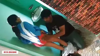 Indian School Girl Bunk The Class and Fucking from her Boyfriend in Bathroom