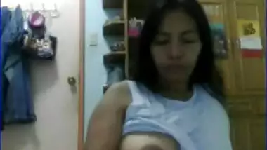 Mature manipuri slut naked on webcam exposing...