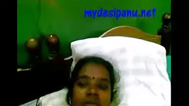 Mallu maid in A.C hotel room with her boss