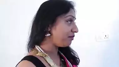Mallu tamil aunty romance sex with boyfriend...