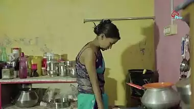Indian milking maid fucking XXX Hindi sex movie