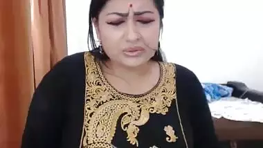 Large Stocky Bhabhi Cam Show – Movies