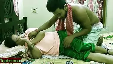 Hot Sexy Aunty Ko Teen Nokor Ne Accha Se Choda!! Hindi Audio