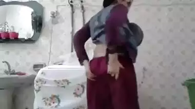 indian girl filmed in bathroom