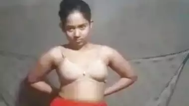 Cute Desi village girl demonstrates her curvy XXX body to boyfriend