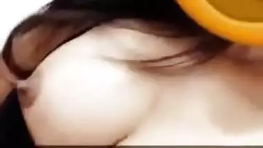 Indian gf Showing her Boobs