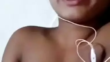 Cute Paki Girl Showing her Boobs an Pussy On Vc