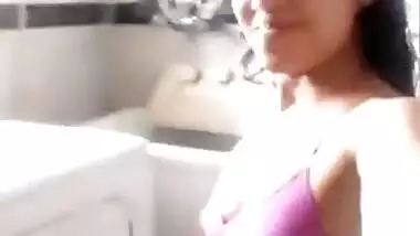 Desi sexy bhabi bathroom show