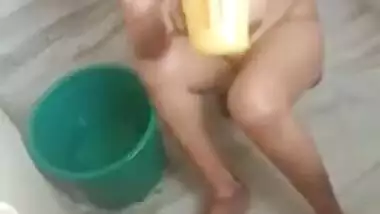 Woman is too busy to see her Desi husband filming the porn video