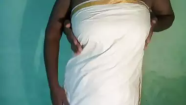 Kerala aunty cute showing