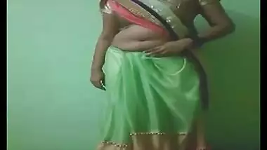 Desi nude milf flaunting her busty assets