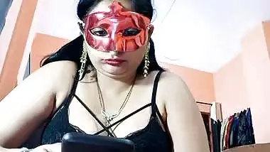 Sexy Indian Bhabhi live cam sex show