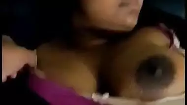 Sexy NRI Lankan Girl Boobs Show