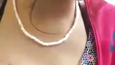 Sexy desi girl showing her breasts secretly