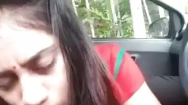  Tamil girl Blowjob Like an Expert in Car