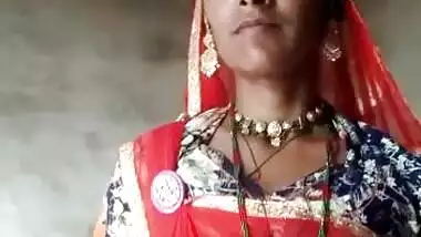 Rajasthan Bhabi Showing her Boobs and pussy To bf