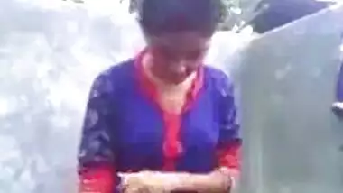 Desi girl bathing video, bangladeshi sex, indian sex videos, village girl bathing, hidden cam