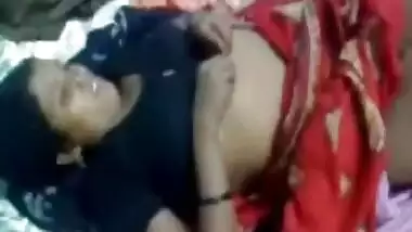 Fucking pussy of the matured desi maid