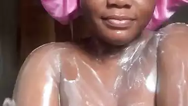 Nigerian Girl Sucks Her Boobs In The Bathroom